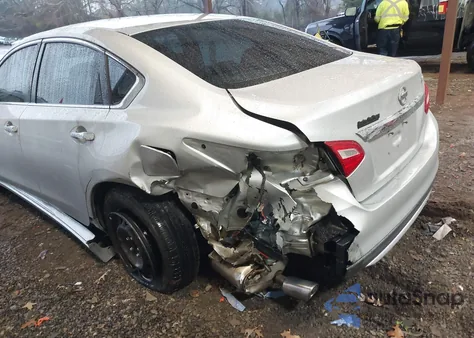 2016 Nissan Altima 2.5 S z USA, uszkodzony, nr VIN 1N4AL3AP1GC241525